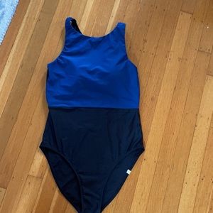 Great condition Summersalt The Cove Sz 6.